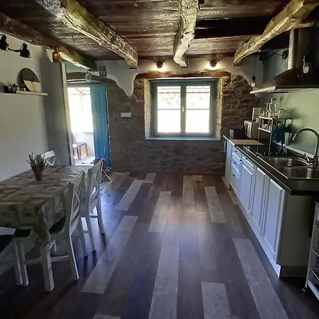 House Mlun بيت للعطل بوزت